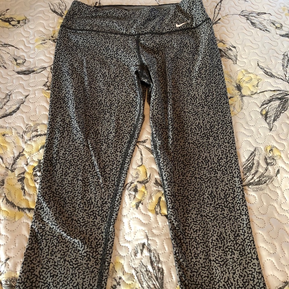 Nike Capri’s size small